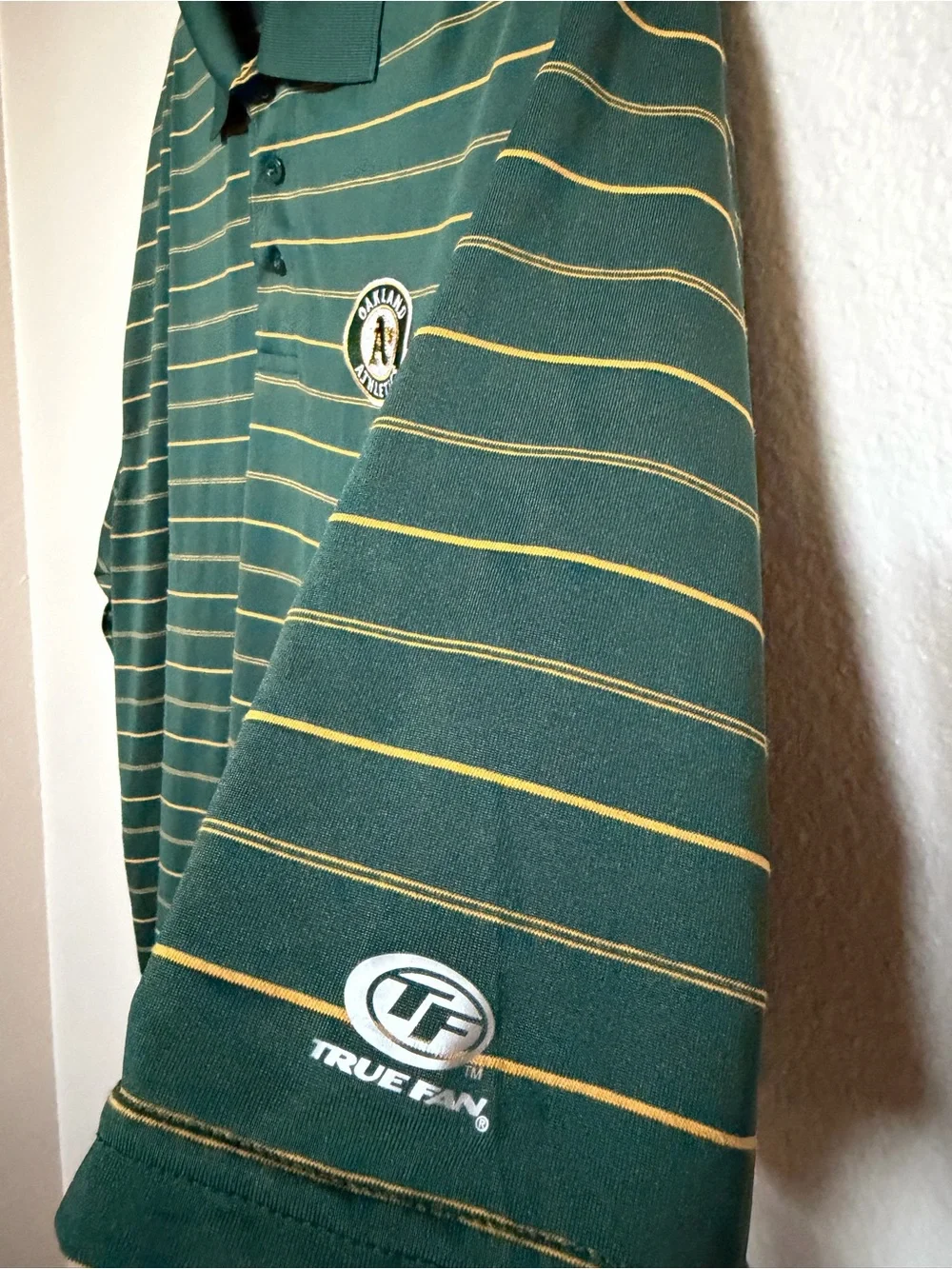 Oakland Athletics A’s Polo Shirt Men’s XL Green Gold Striped MLB Performance